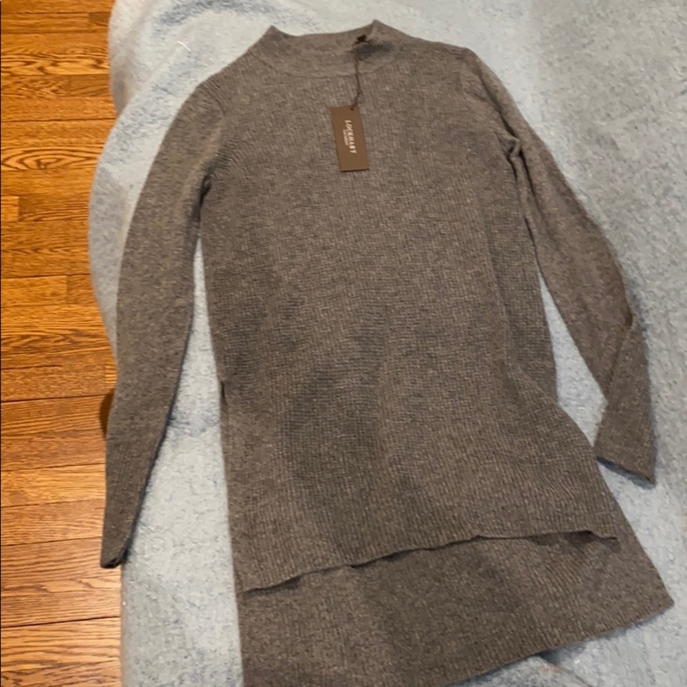 100% cashmere sweater with rib detail